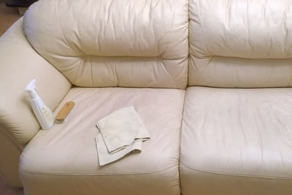 Cleaning A Eco Leather Sofa, How To Remove Dye Stains From White Leather Sofa